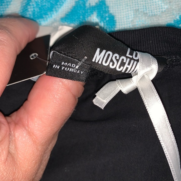 Love MOSCHINO black and red heart NWT size 44 - Picture 9 of 11
